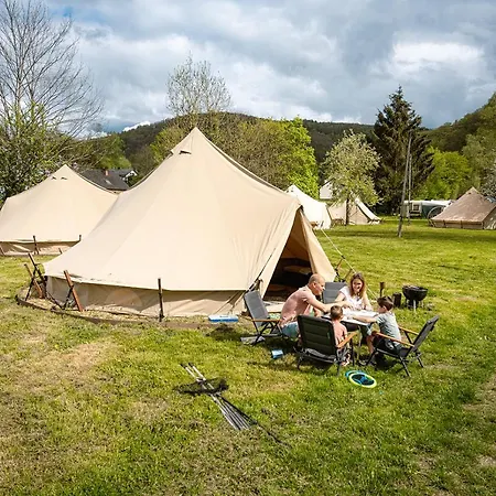 Tipi Tent Op De Grens Frankrijk *