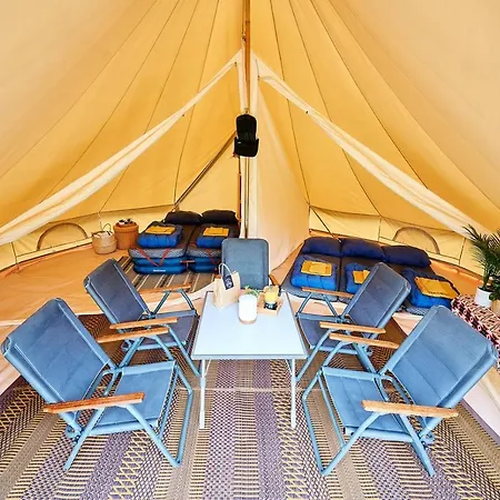 Tipi Tent Op De Grens Frankrijk *